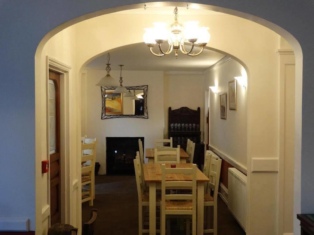 The Red Lion Hotel Oakford 外观 照片