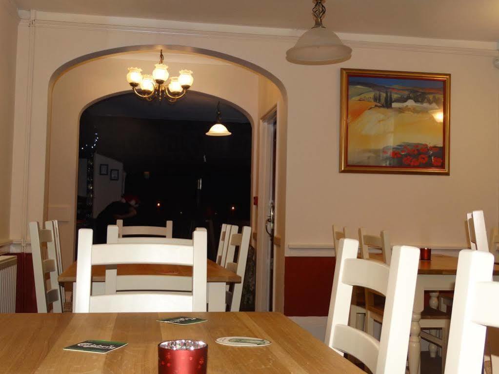 The Red Lion Hotel Oakford 外观 照片