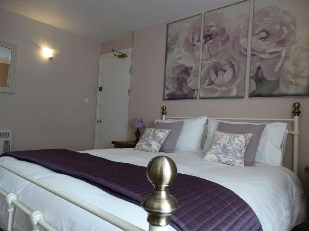 The Red Lion Hotel Oakford 外观 照片