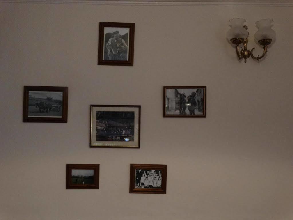The Red Lion Hotel Oakford 外观 照片