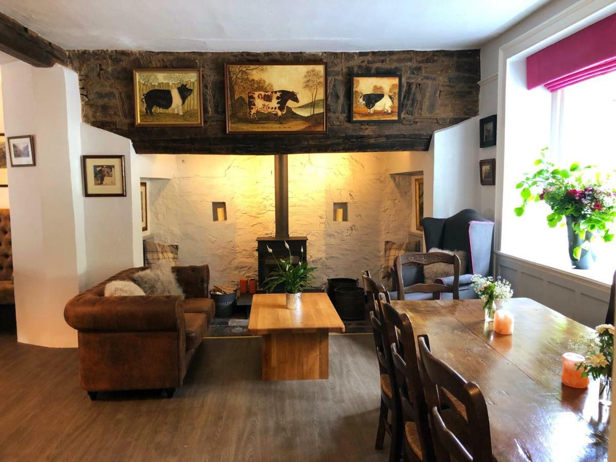 The Red Lion Hotel Oakford 外观 照片