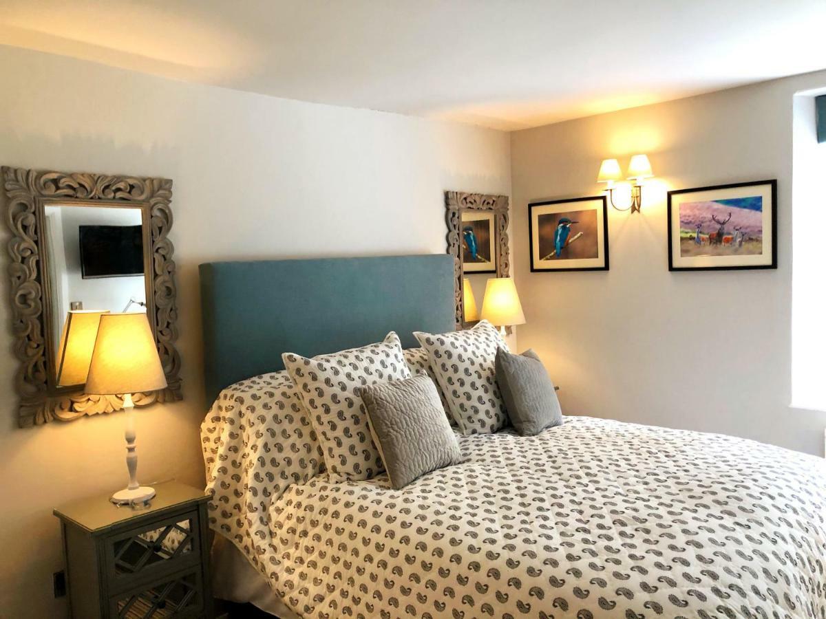 The Red Lion Hotel Oakford 外观 照片