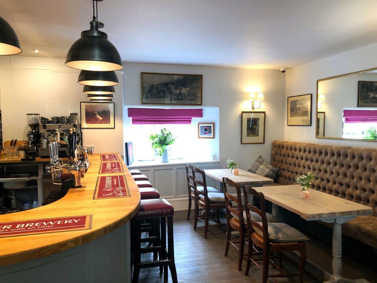 The Red Lion Hotel Oakford 外观 照片